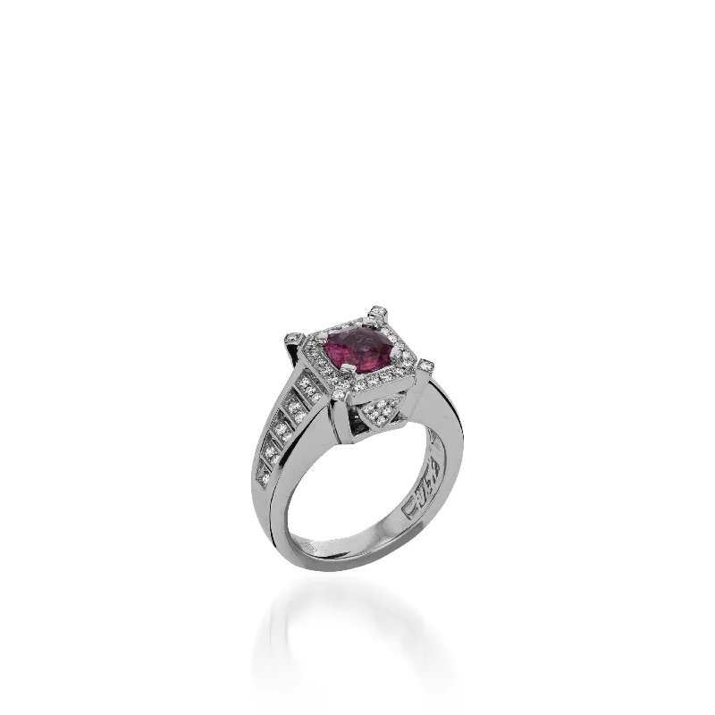 women vintage-inspired rings -Signature Pink Sapphire Ring