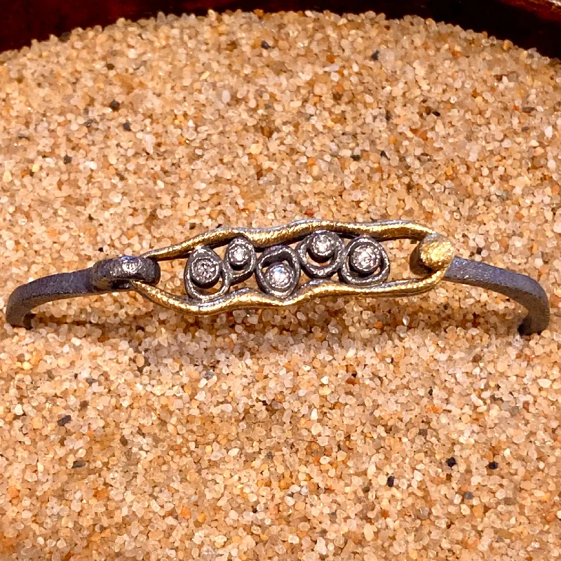 women pearl bracelets -Skipping Stones 18K Gold and Diamonds Bracelet