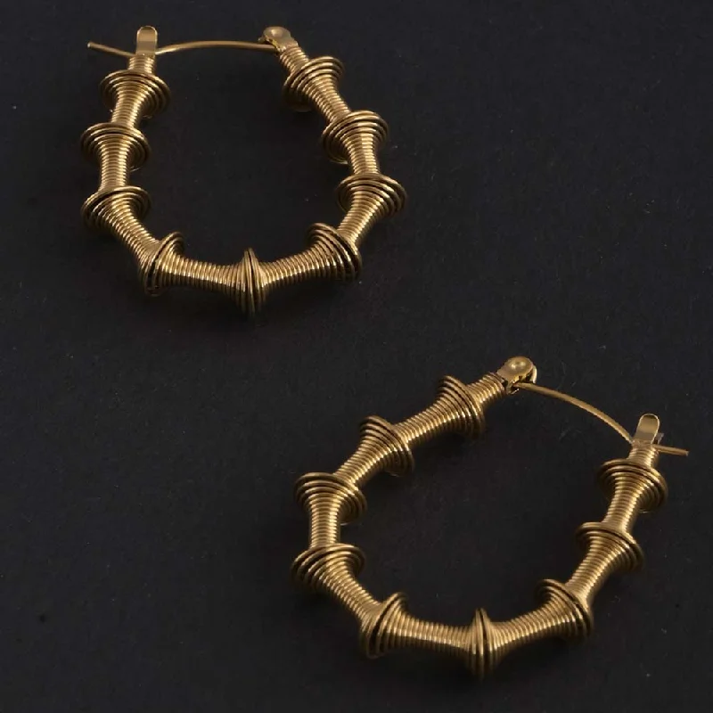 women artistic earrings -Golden Tendril Earirngs